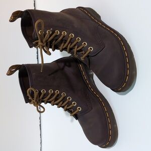 Dr. Martens 1460 CRAZY HORSE LEATHER LACE UP BOOTS (Gently Worn)